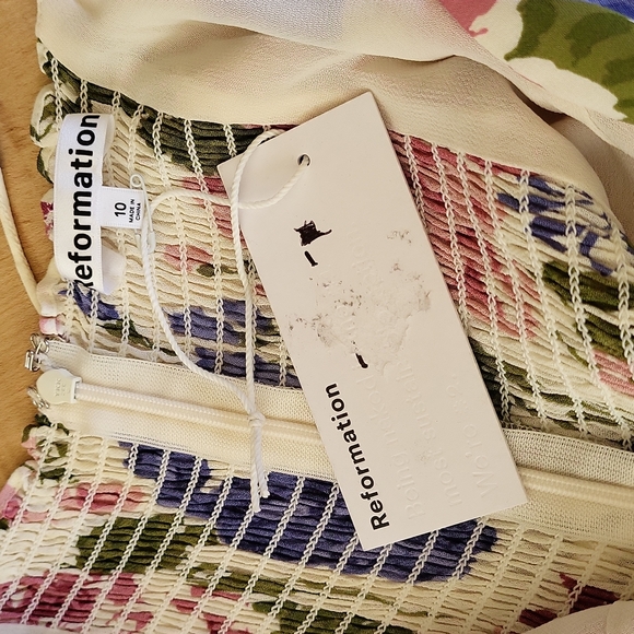 Reformation Kourtney Floral Midi Dress In Donna. 10 - Picture 7 of 13